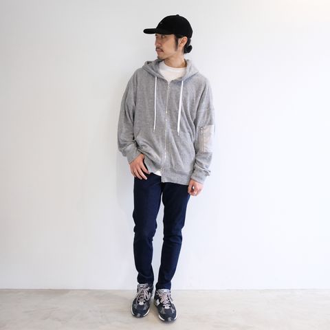 パイルパーカーで快適に着こなすカジュアルコーデ