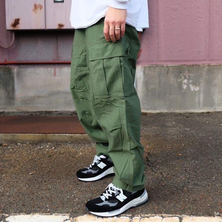 179cm 70kg : 着用サイズ 32(M)