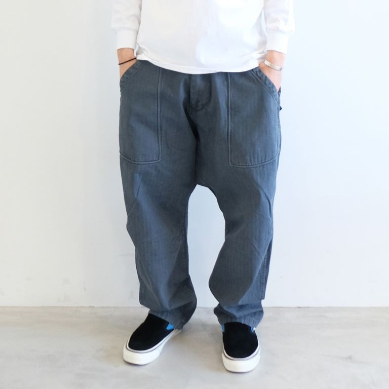 170cm 58kg : 着用サイズ 30(S)