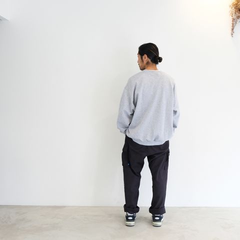リベレイダースのアイテムでまとめたストリートカジュアルコーデ