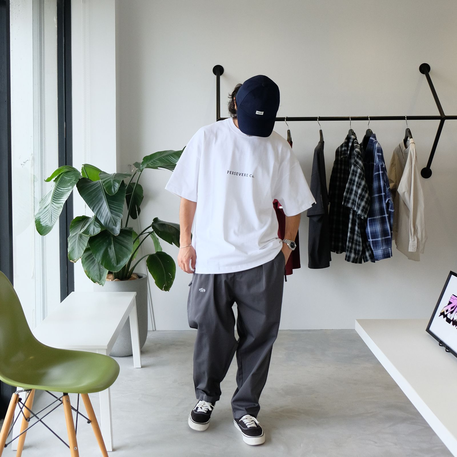 たまに着るバックグラフィックTは新鮮で良いものだ