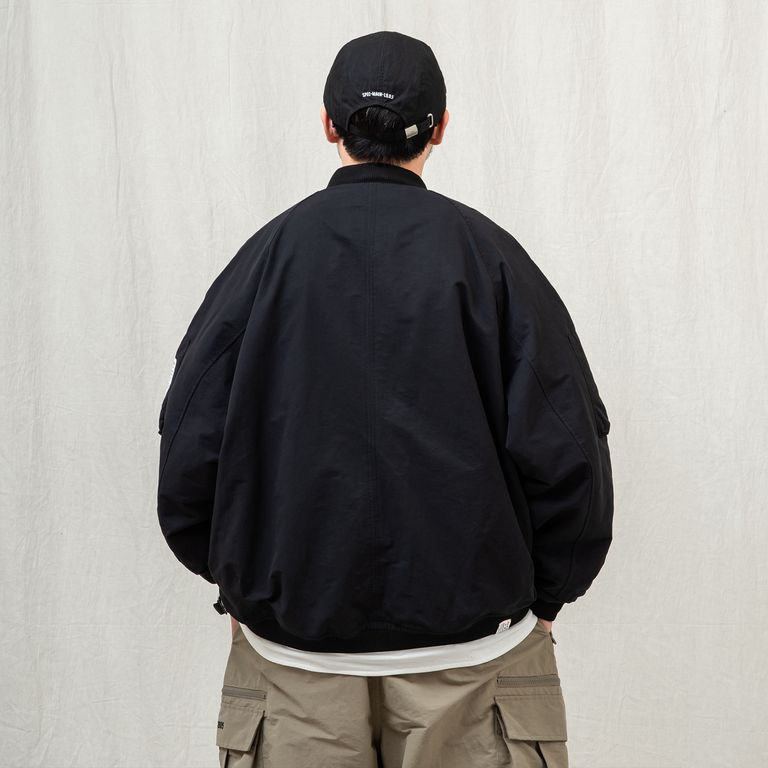 180cm 80kg : 着用サイズ XL