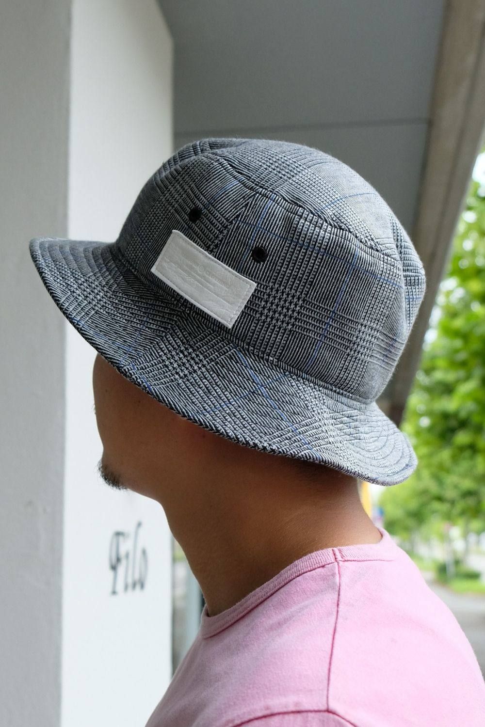 風合いのあるピンク色が目を惹くロンTEEスタイル