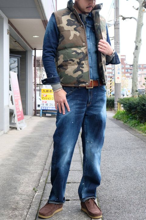 つなぎの魅力が伝わる冬のレイヤードスタイル