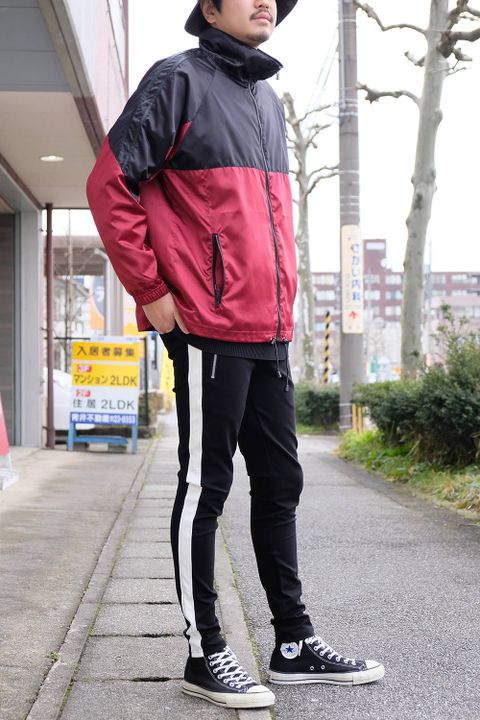 90年代ストリートシーンを現代のシルエットとリッチな素材感で再現