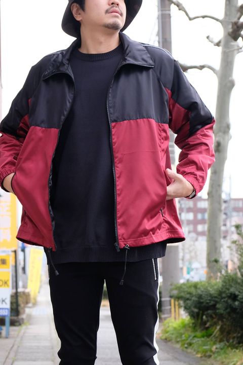 90年代ストリートシーンを現代のシルエットとリッチな素材感で再現