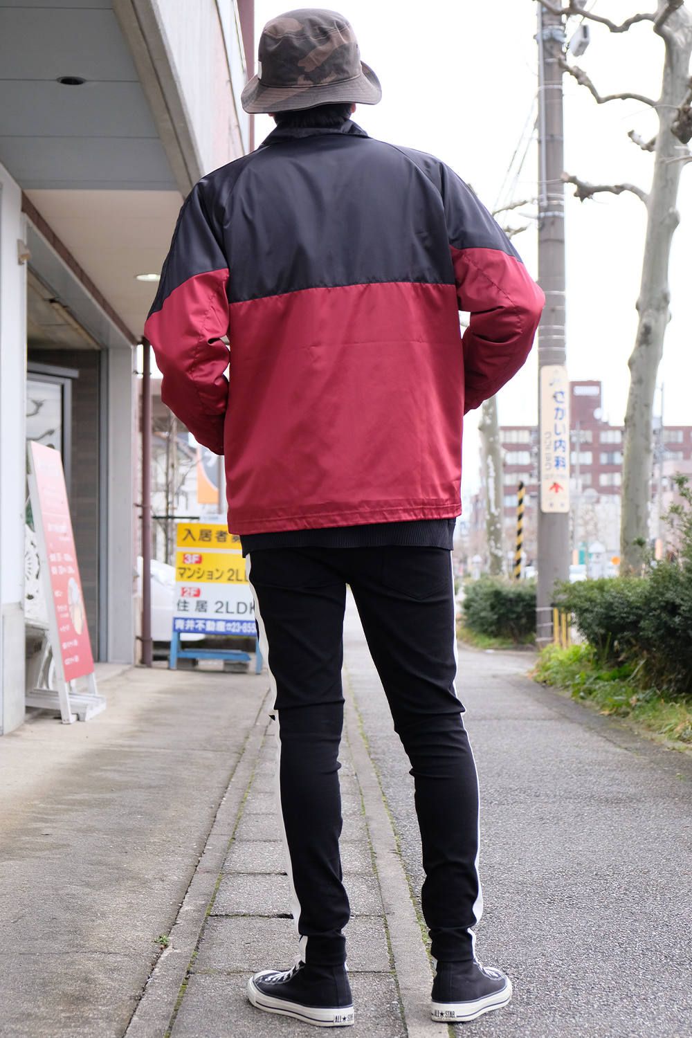 90年代ストリートシーンを現代のシルエットとリッチな素材感で再現