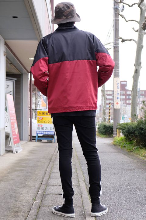 90年代ストリートシーンを現代のシルエットとリッチな素材感で再現