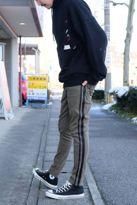 派手めに抵抗がある30代からのオトナへご提案!ちょいストリートなカジュアルコーデ