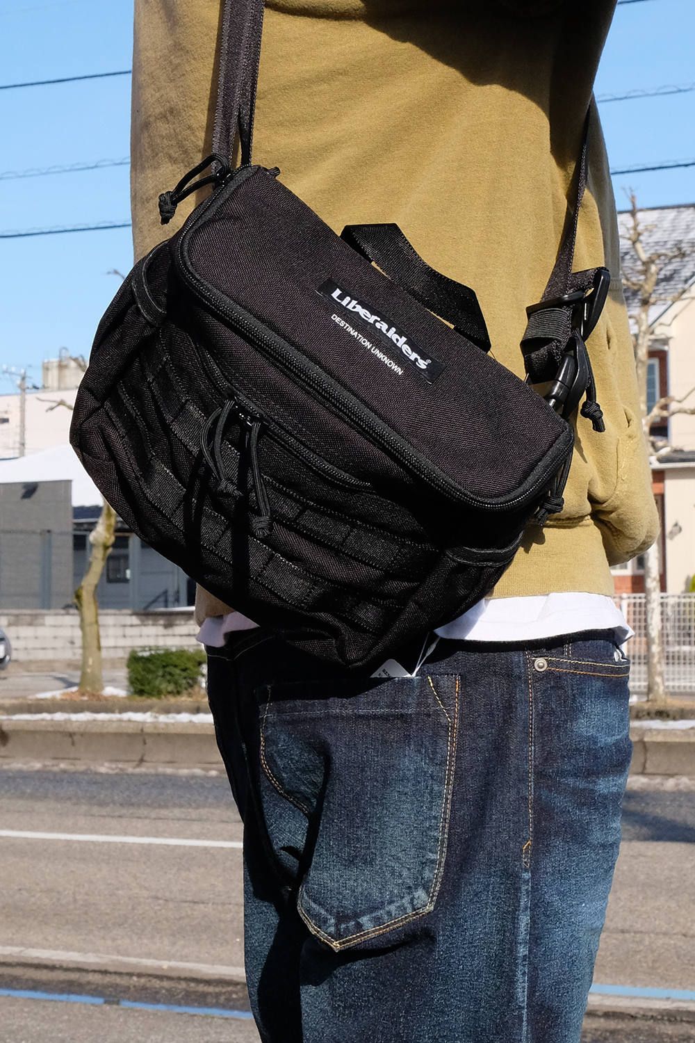 シンプルかつオーソドックスながら色味で特徴を