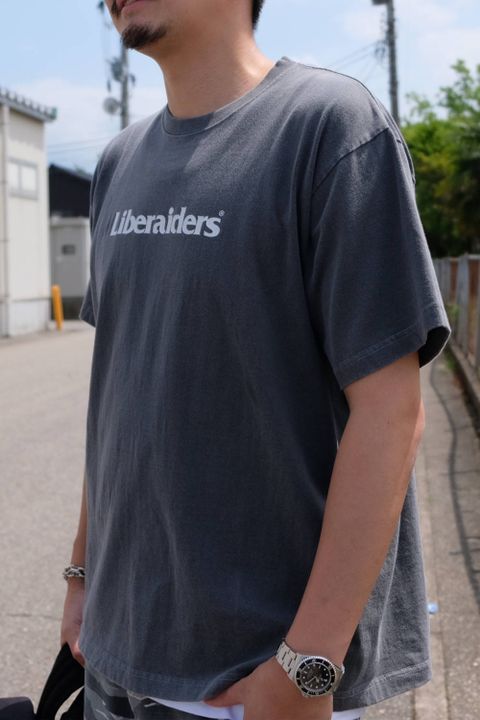【liberaiders 20SS style】柄や小物をアクセントにしたモノトーンコーデ