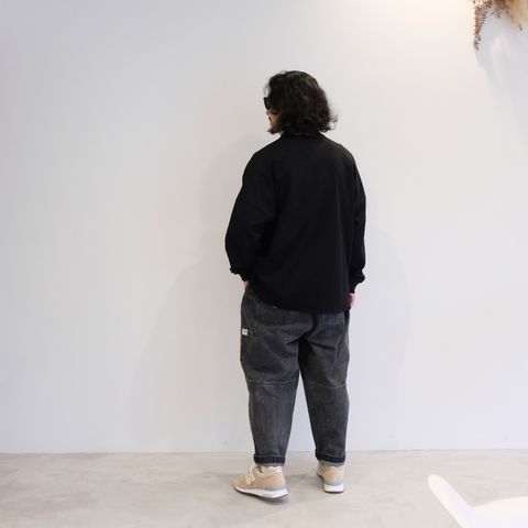 ブラックでグラデーションを効かせたストリートカジュアルコーデ