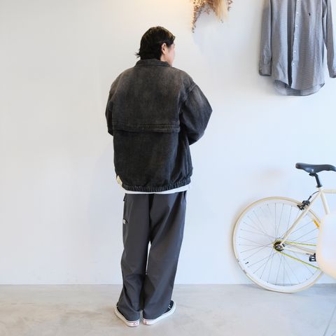 ダークトーンのデニジャケコーデをタウンユースに