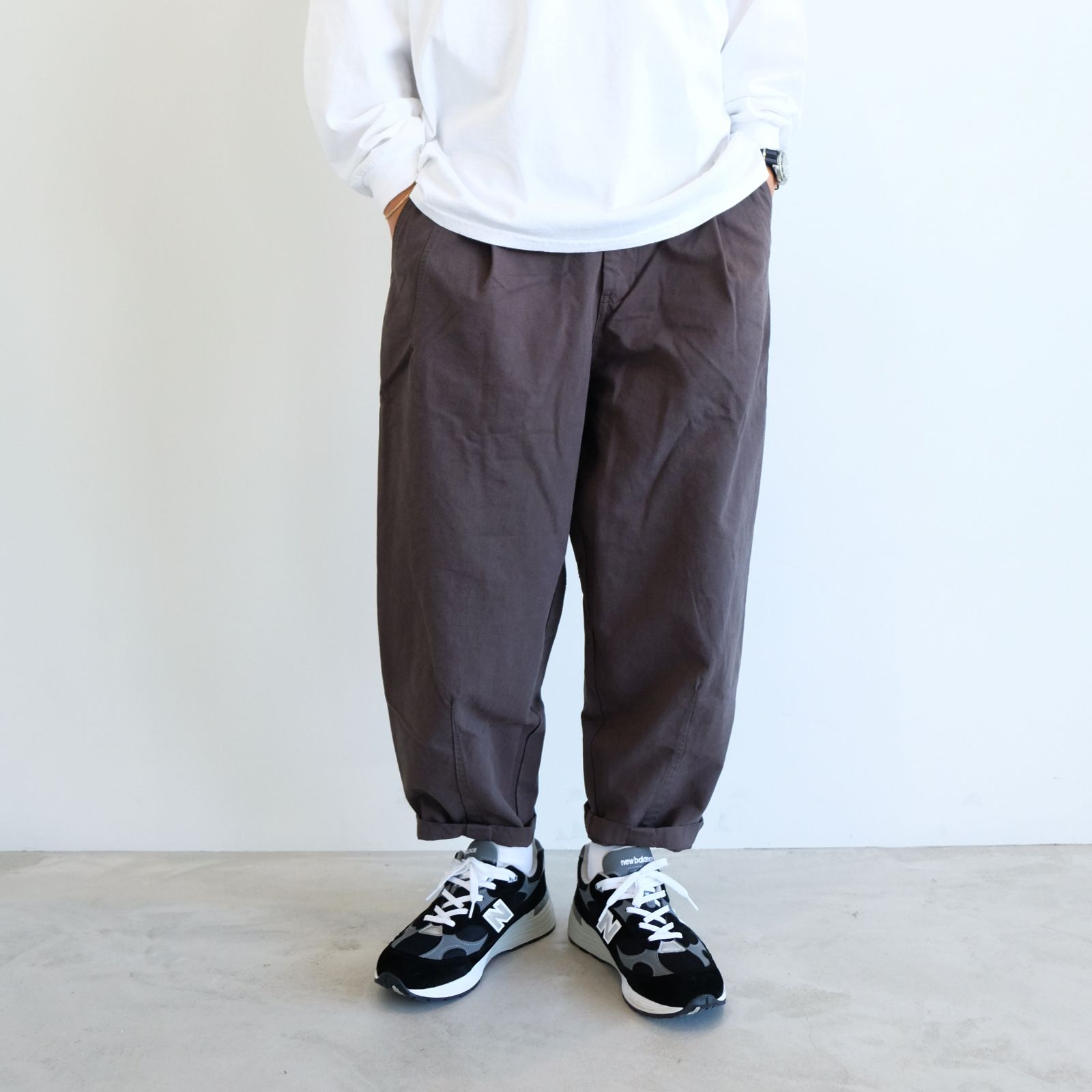【ラスト1点 M】elasticated waist pleated tapered pants / グレー