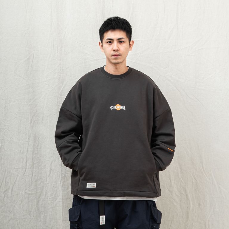 171cm 60kg : 着用サイズ M