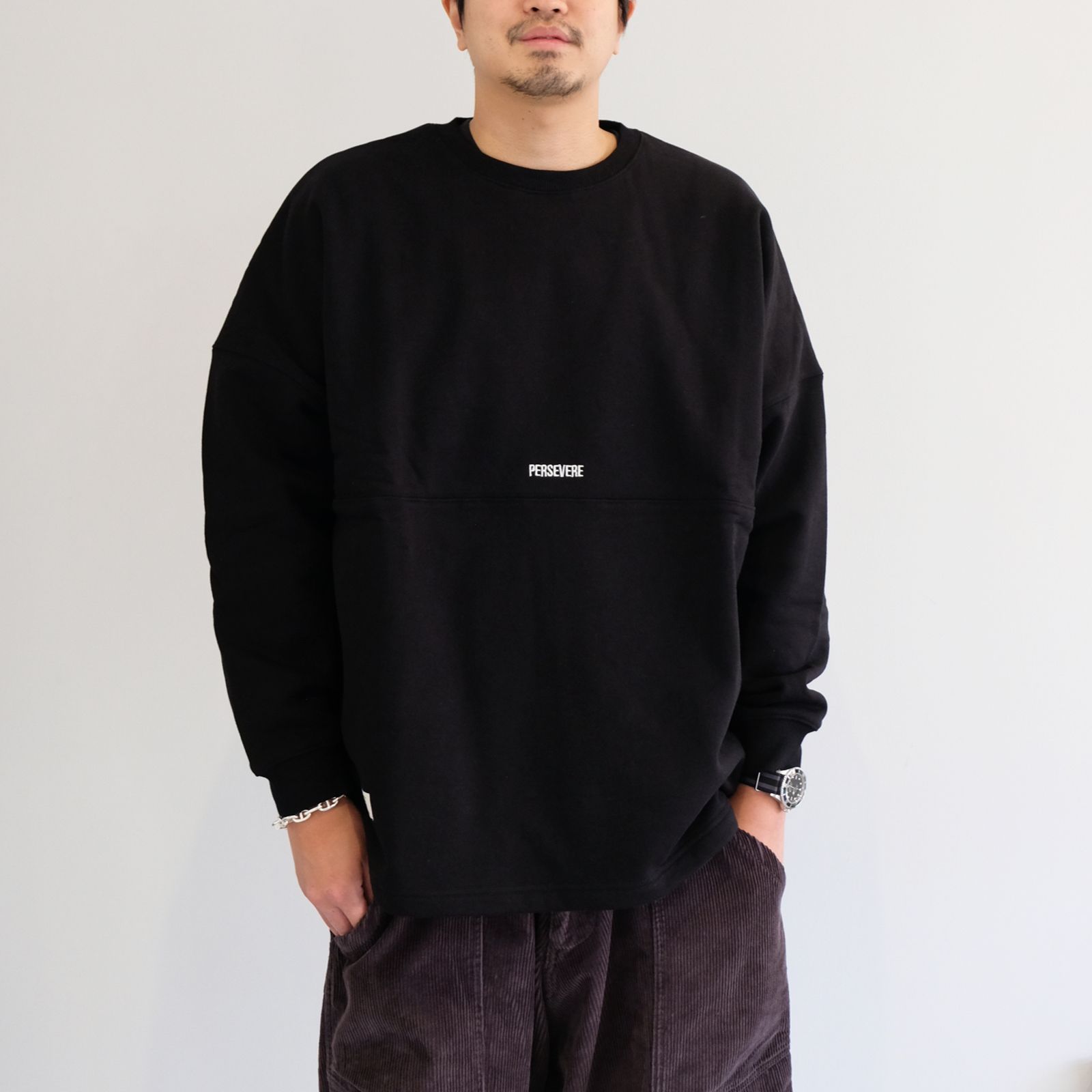 [ラスト1点 M] フロントロゴ ドロップショルダー クルーネックスエットシャツ / morse code classic sweatshirt / ブラック