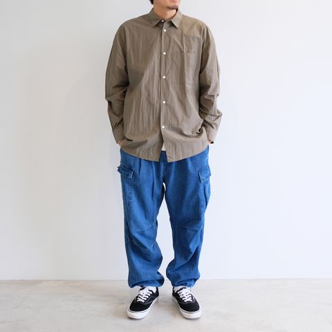 シャツが丁度良い今の時期にピッタリなスタイル