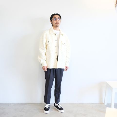 スエットCPOジャケットをキッチリ過ぎずオトナな雰囲気で