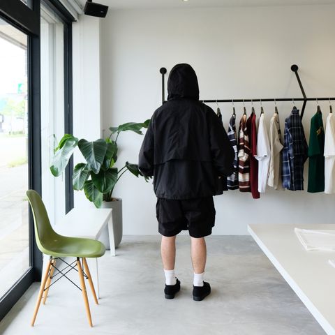 初秋をイメージした真っ黒コーデ