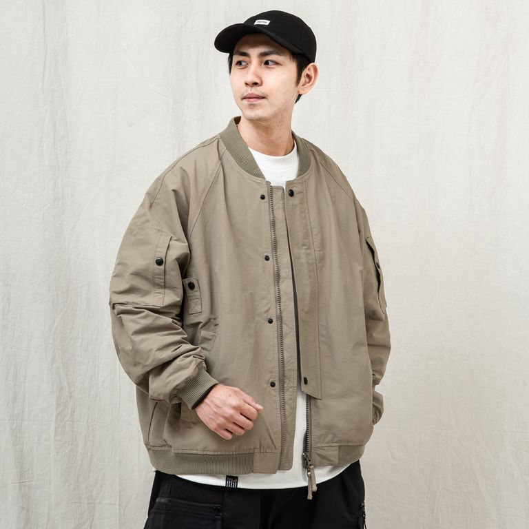 171cm 60kg : 着用サイズ M