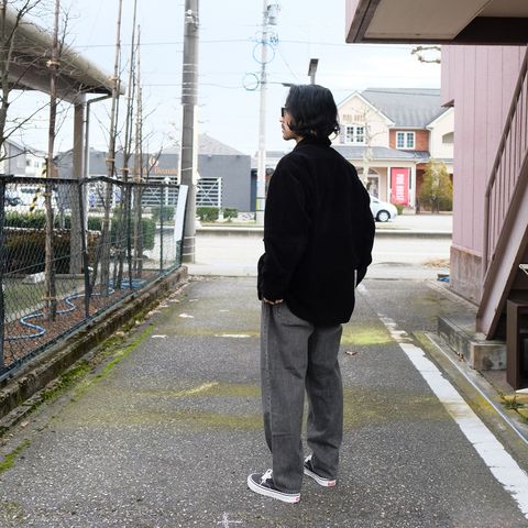アメカジテイストなストリートスタイルをブラックのグラデーションで