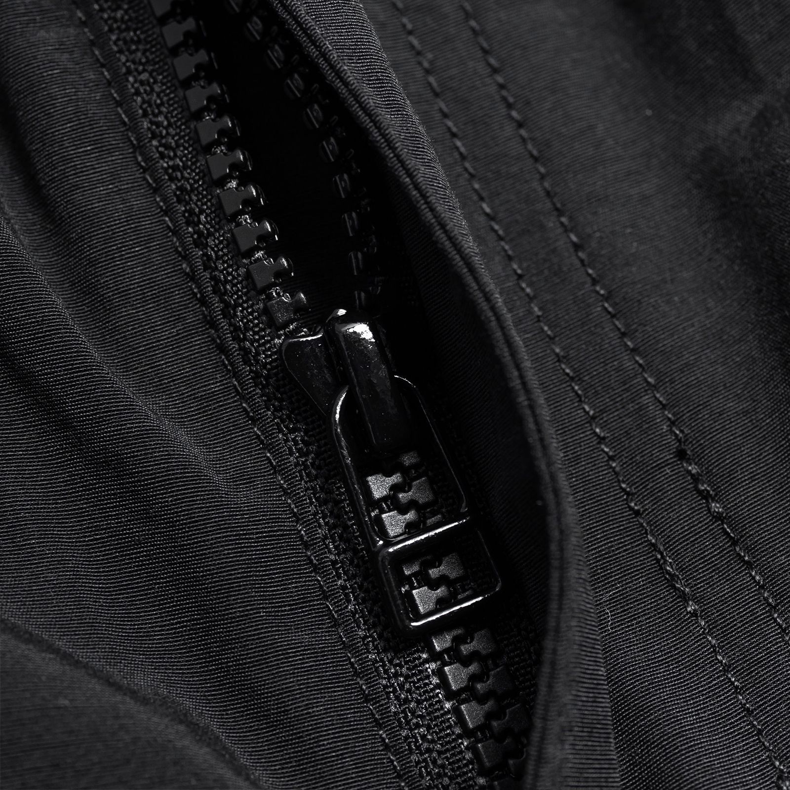 【ラスト1点 XL】water-repellent multi-pocket cargo pants / ブラック