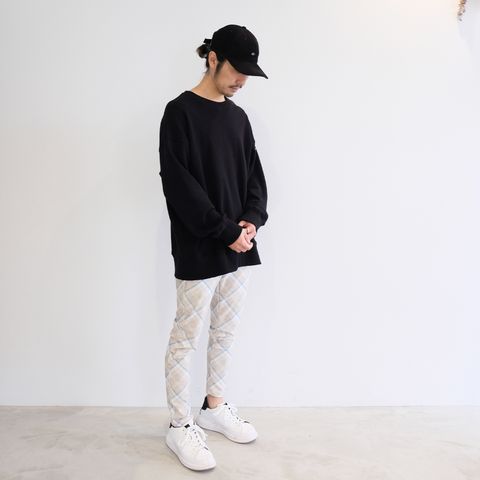 パンツの柄を活かした楽チンスタイル