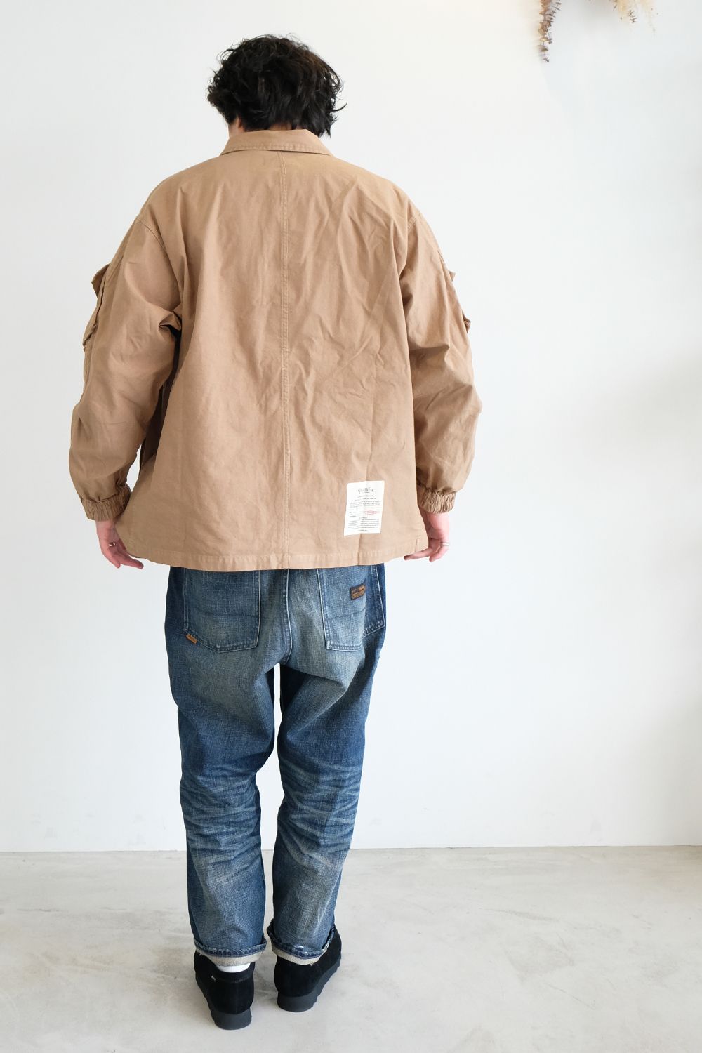 シンプルだからこそ際立つデニムの男前な表情