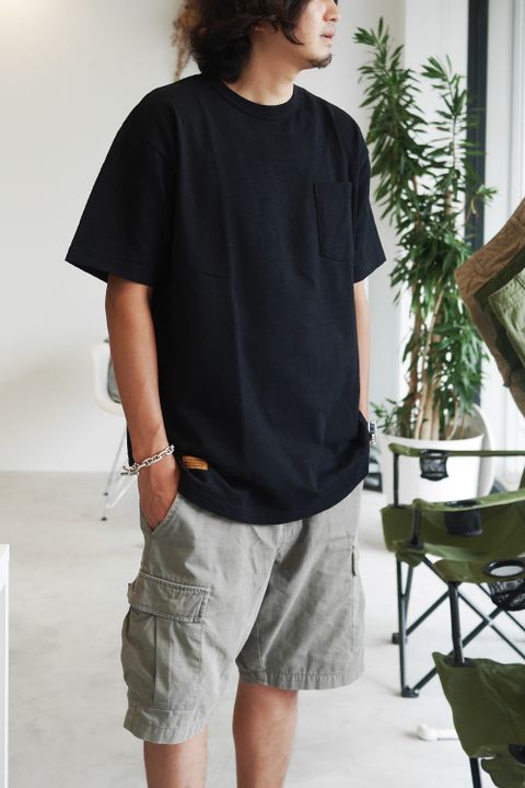 気取らずお洒落を感じさせる大人の休日コーデ