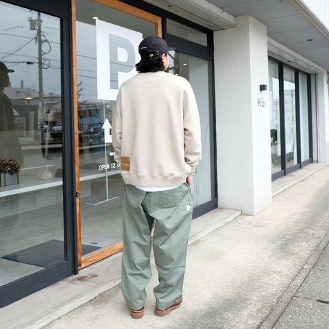 淡い色味で