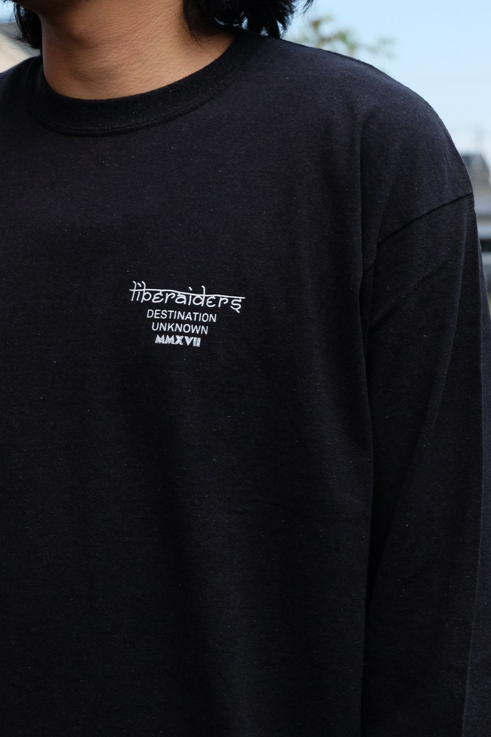 リベレイダースの新作ロンTEEをメインに使用したカーゴパンツスタイル