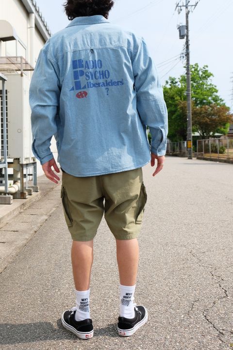 シャンブレーシャツが清涼感をもたらすハーフパンツスタイル