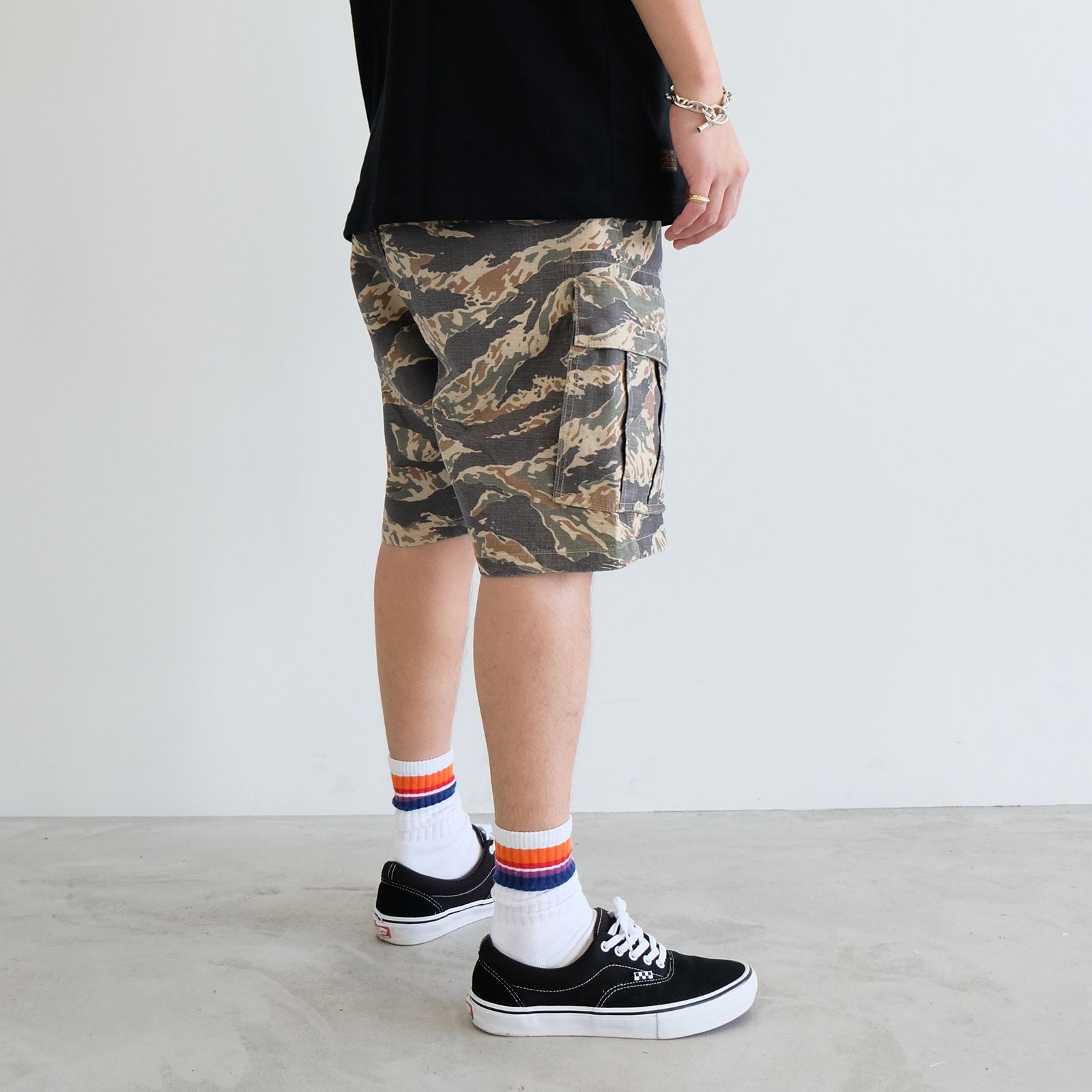 【ラスト1点 32(M)】6 pocket army shorts / タイガーカモ