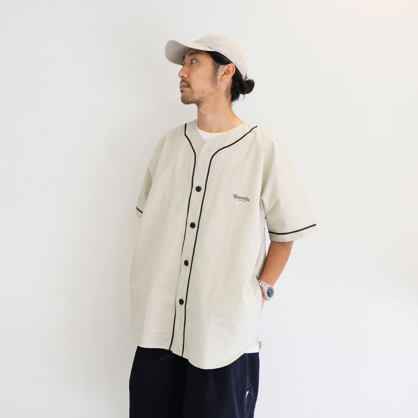 Tシャツスタイルだけでは物足りない方必見。ベースボールシャツを使用した夏コーデ
