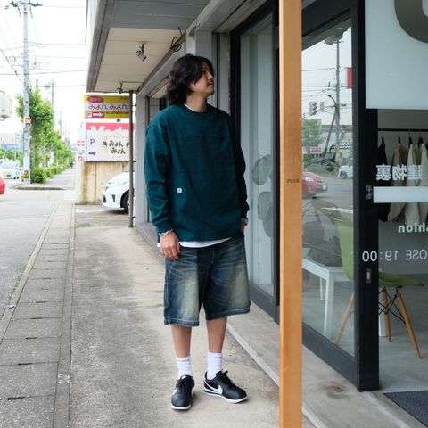 デニムショーツが懐かしくも今っぽい