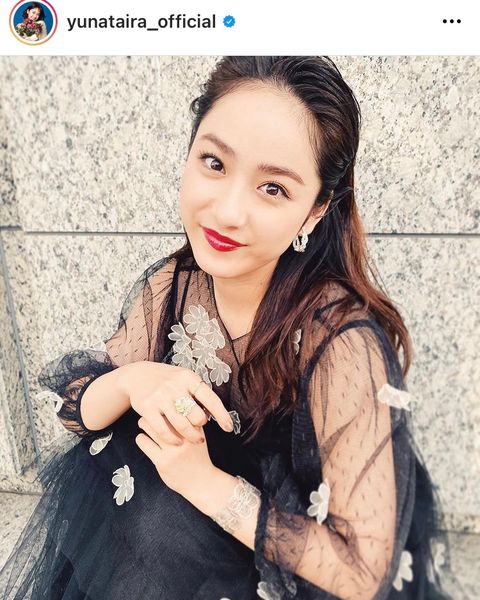 平祐奈さんInstagram 映画「10万分の1」レッドカーペット