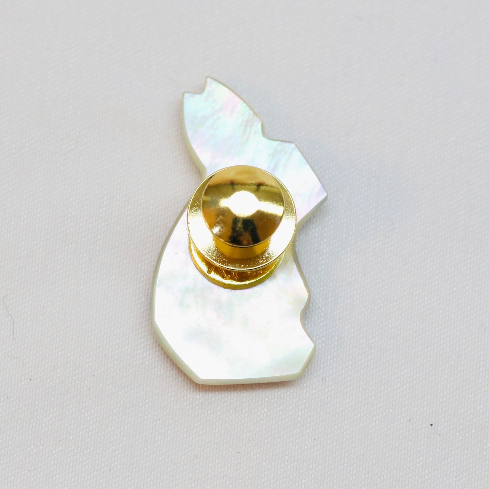 【即日発送可】Rabbit pin