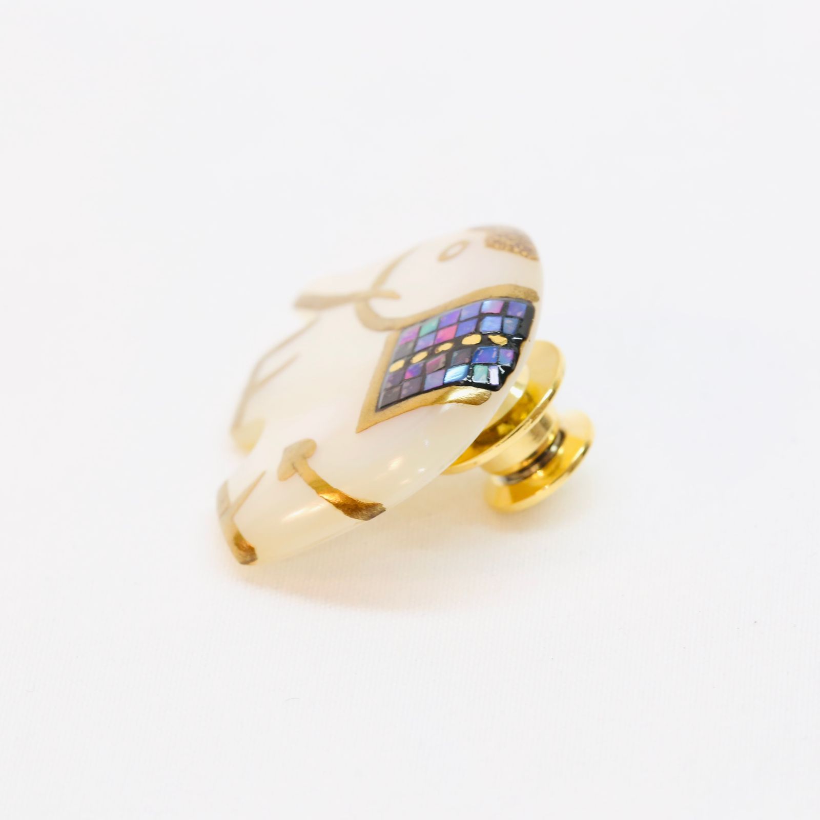【即日発送可】ZOU Blue shell pin