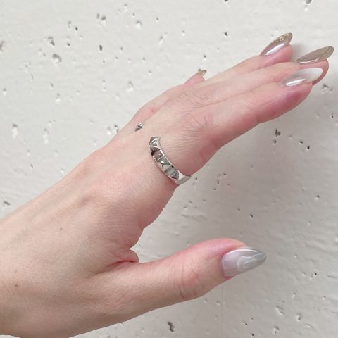 新商品!スタッズリングのご紹介【KAORU】