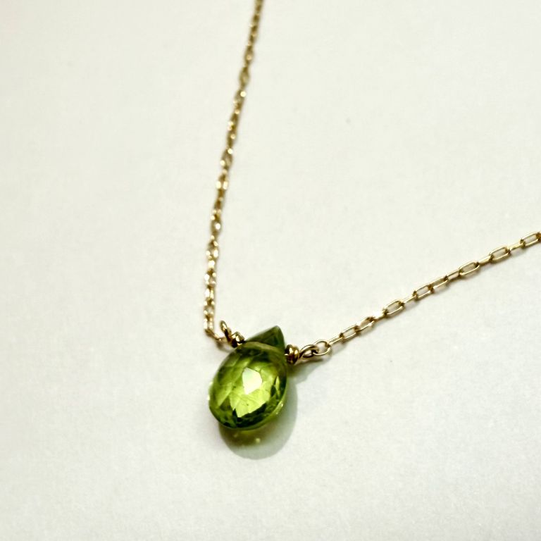 トップサイズ約6.8mm x 4.8mm