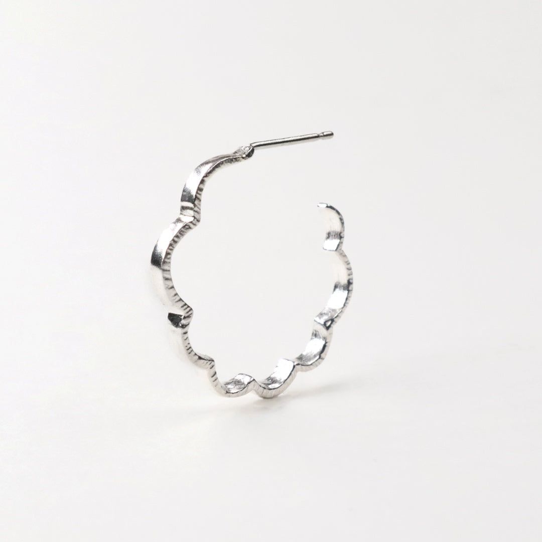 【即日発送可】ミモザピアス(M)(シルバー)