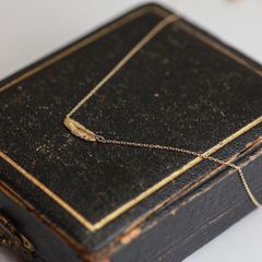 【お取り寄せ商品】K10YGフェザーモチーフネックレス