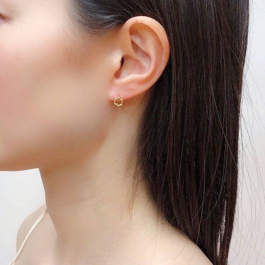 【即日発送可】ミニ ミモザ ピアス(K18)