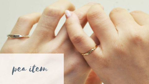 まるでリボンのよう、オシャレなe.m.のペアリング「Mignon-ミニヨン-」