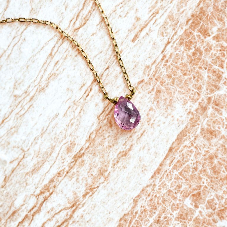 ①トップサイズ約5.1mm x 3.8mm