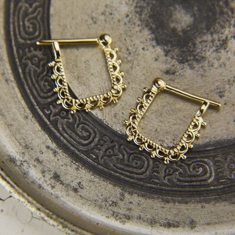 レースフープピアス・フレンチフック・スクエア