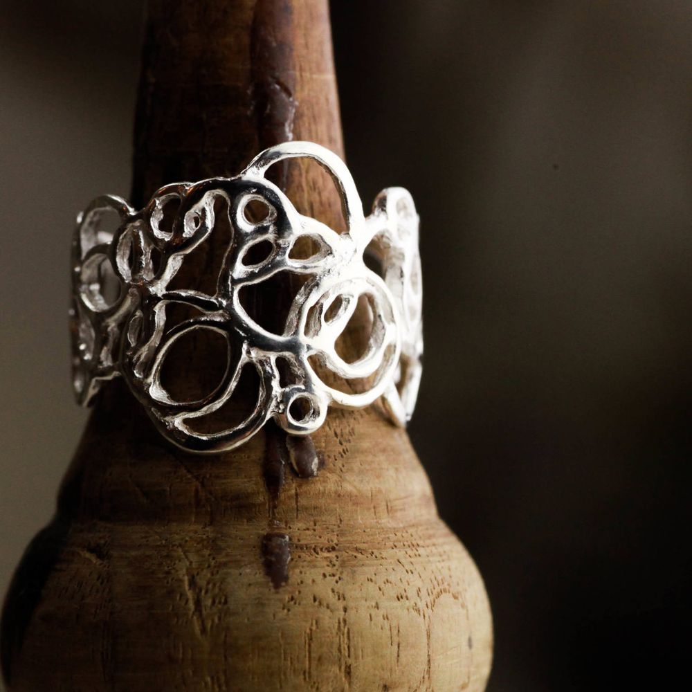 人差し指につけたくなるKAORUのボリュームリング　 -もうすぐ終了！最大3,000円クーポンは水曜24時まで-