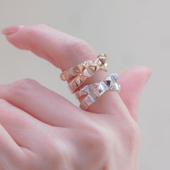 実はコーディネートしやすい!KAORUのスタッズリング
