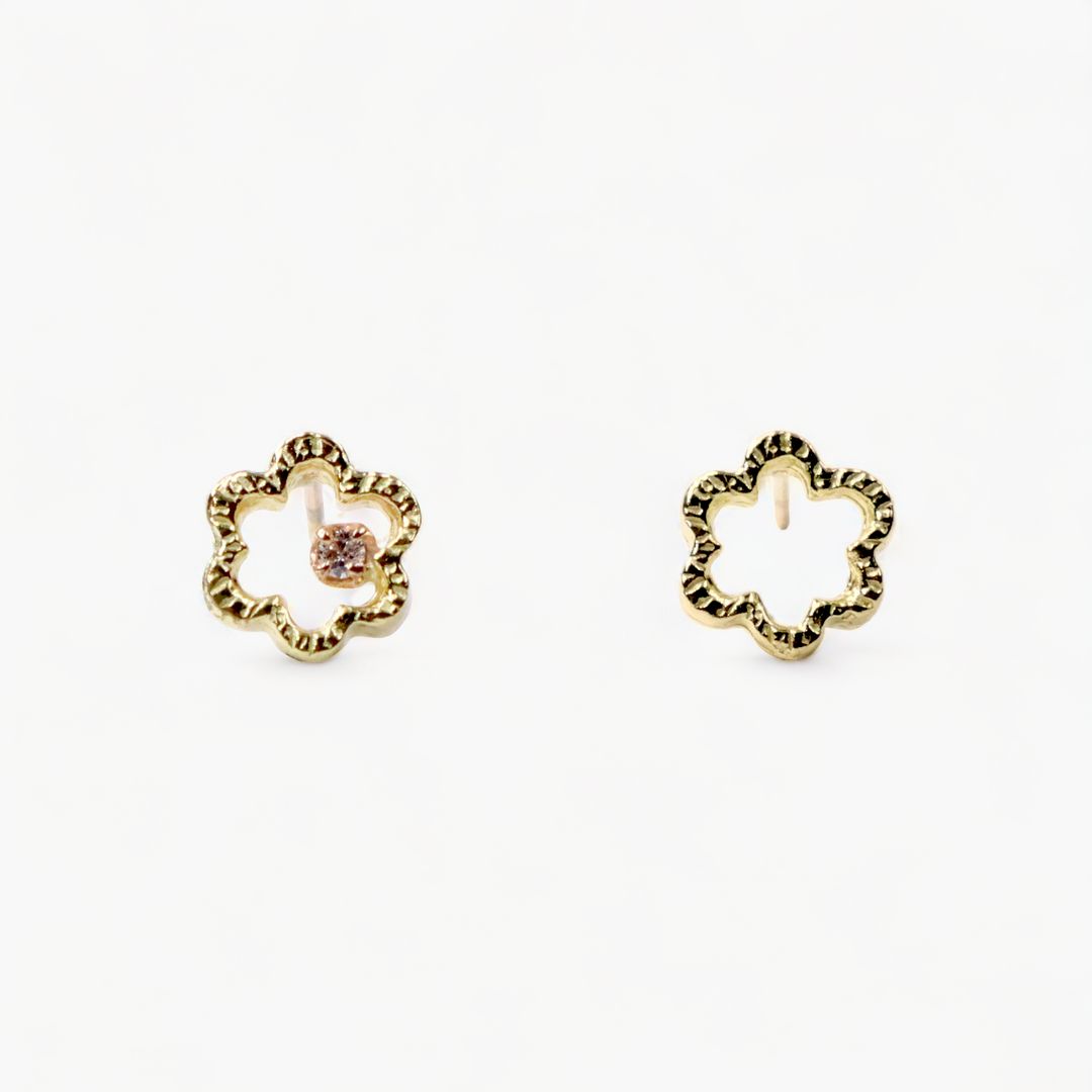 【即日発送可】ミニミモザダイヤモンドピアス(K18)