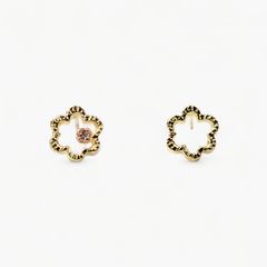 【即日発送可】ミニミモザダイヤモンドピアス(K18)